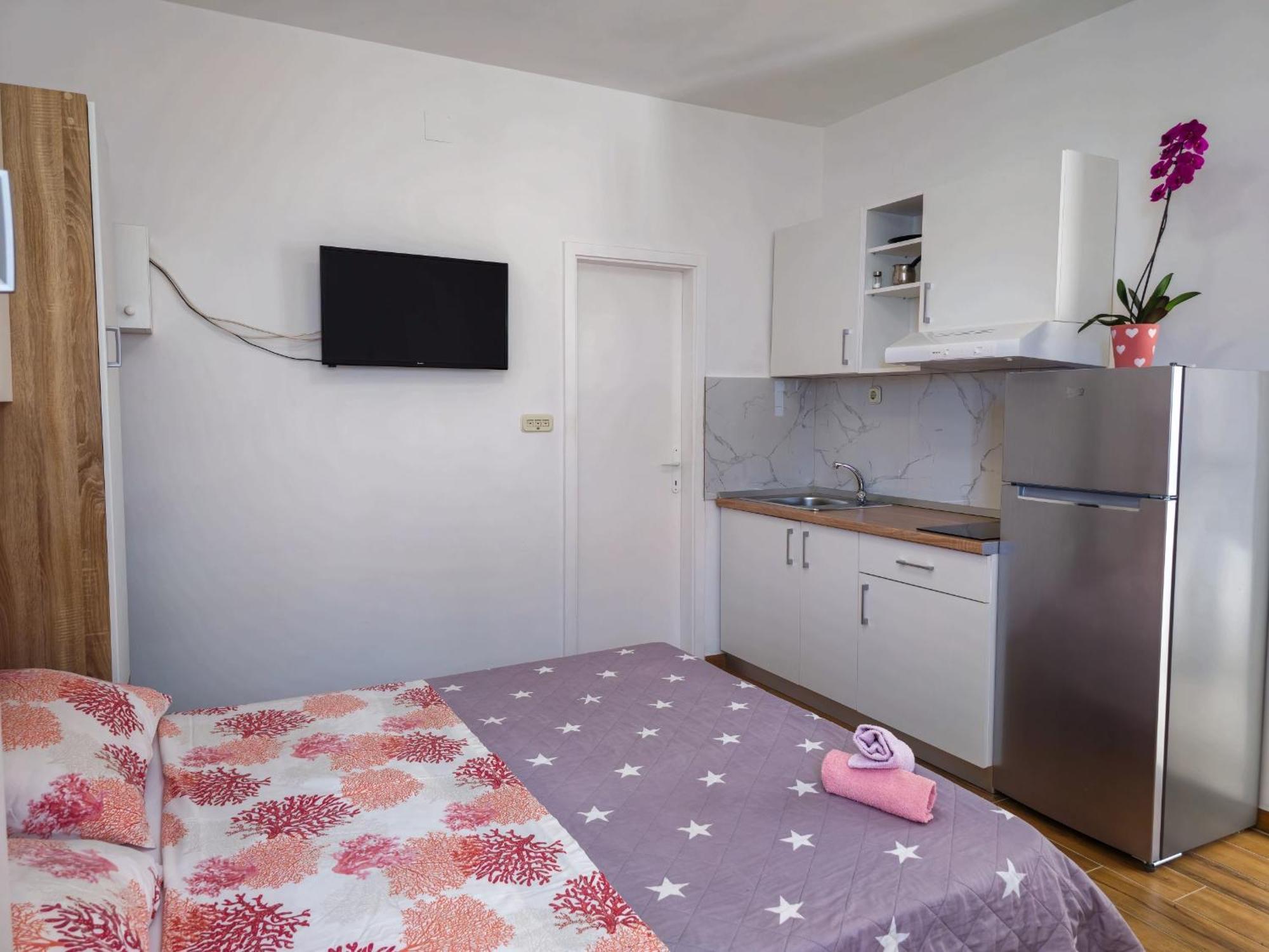 Apartments Neda Omis Room photo