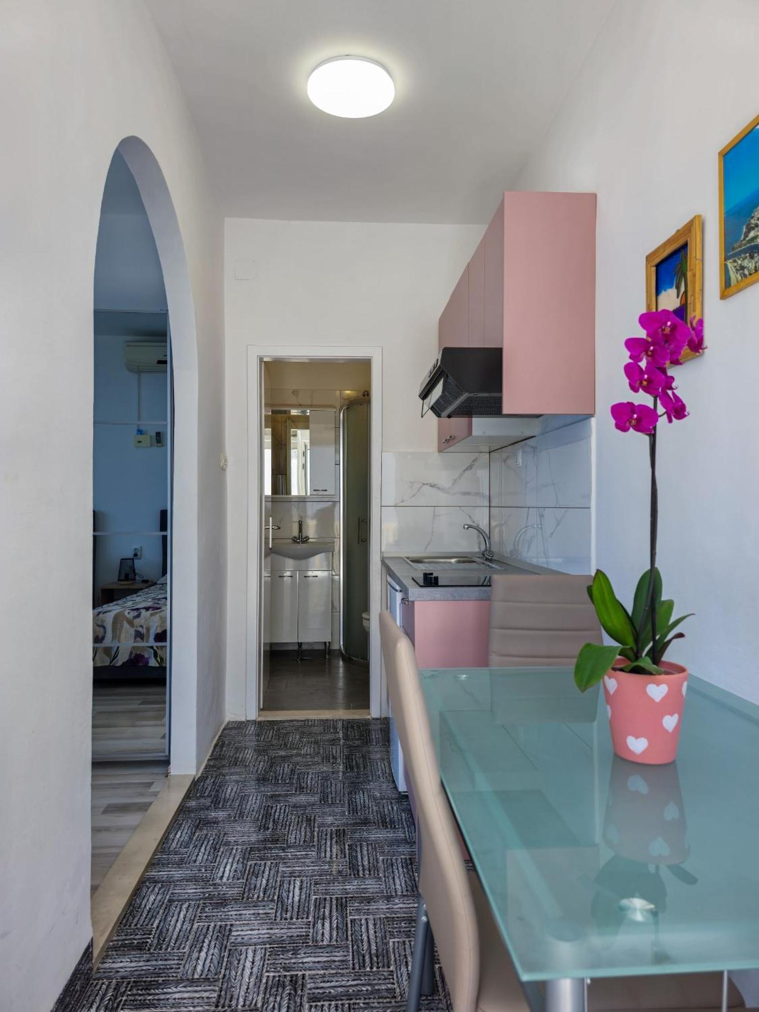 Apartments Neda Omis Room photo