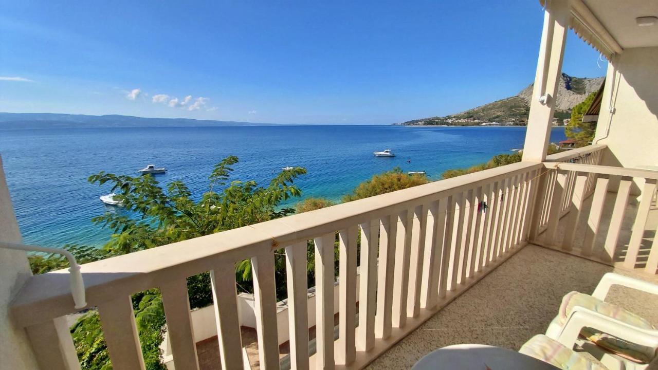 Apartments Neda Omis Exterior photo