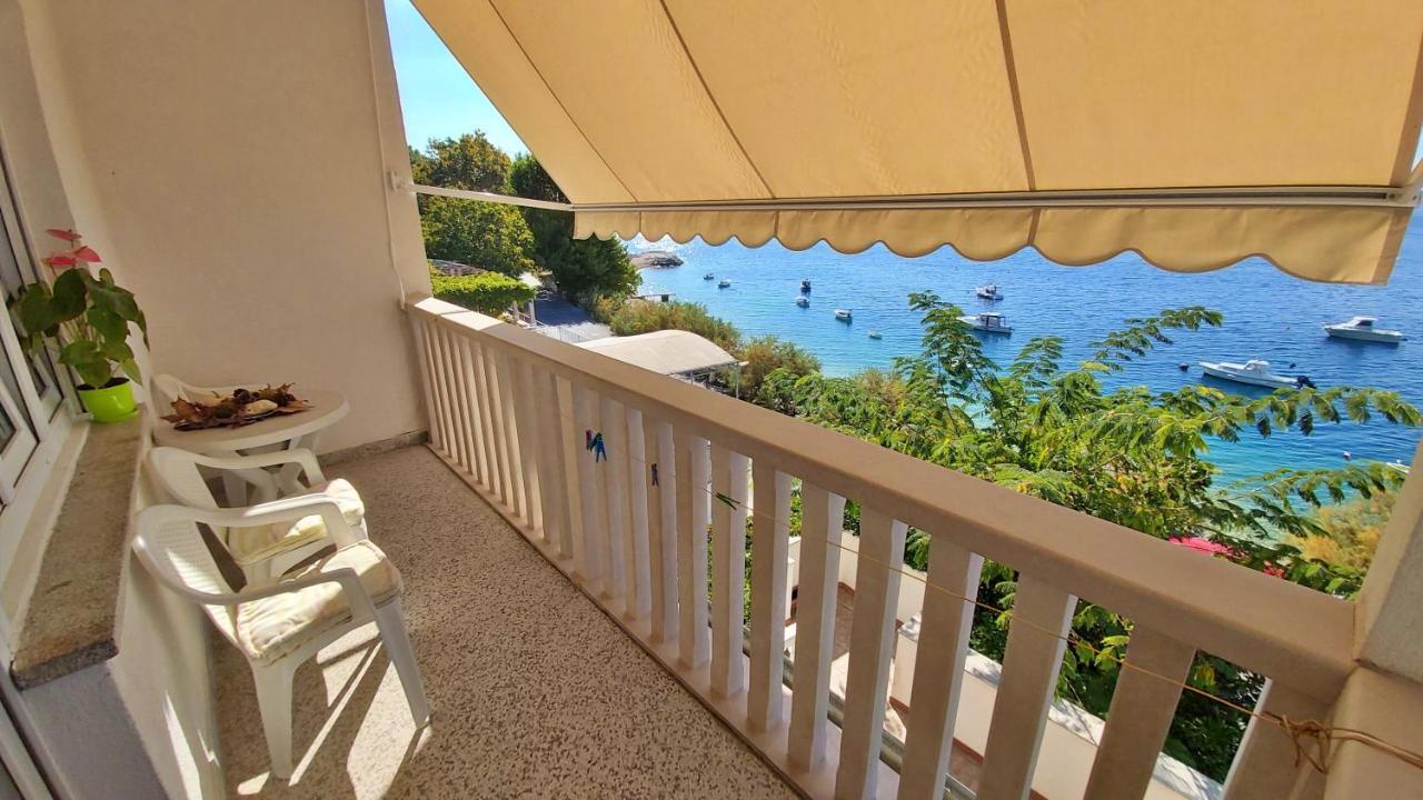 Apartments Neda Omis Exterior photo
