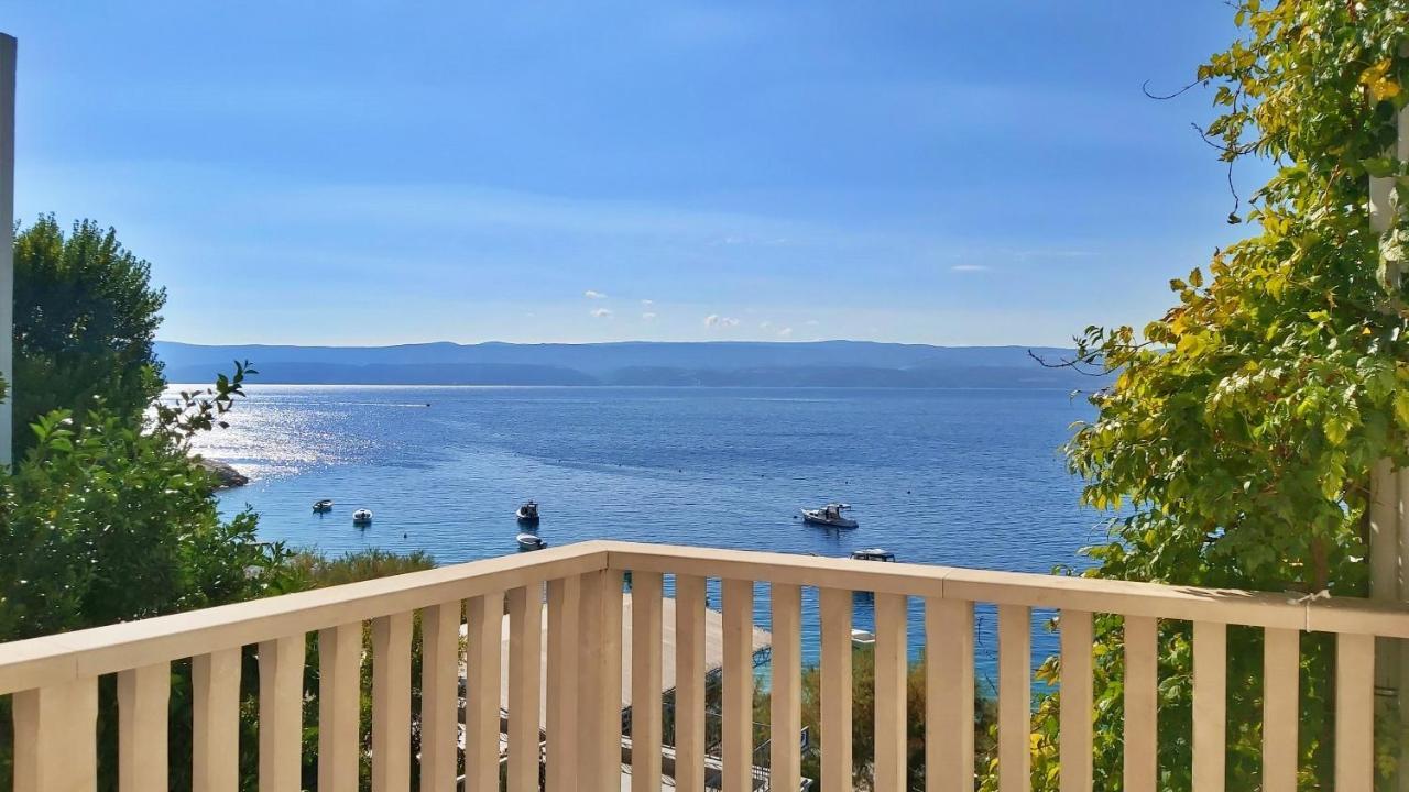 Apartments Neda Omis Exterior photo